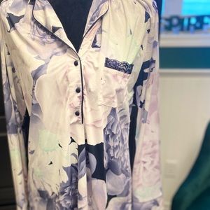 Gorgeous La Vie En Rose Sleepshirt